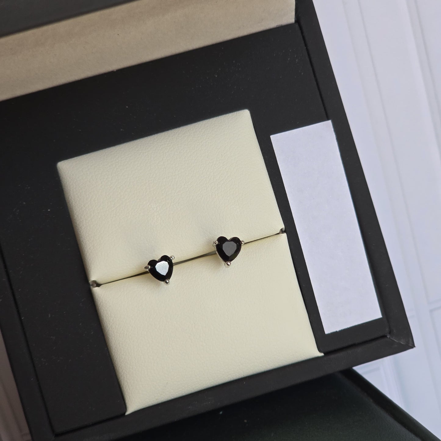 Broquel Black Love 🖤