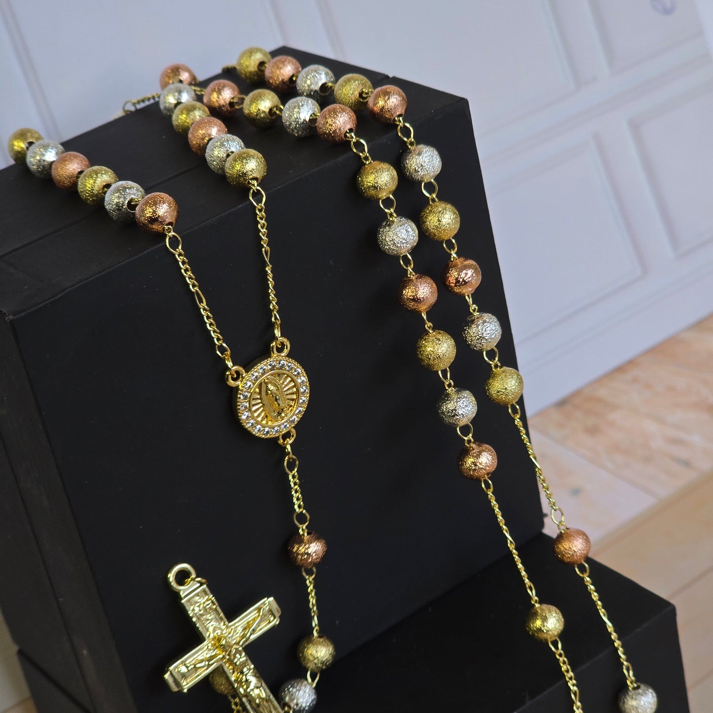 Rosario Virgen facetado