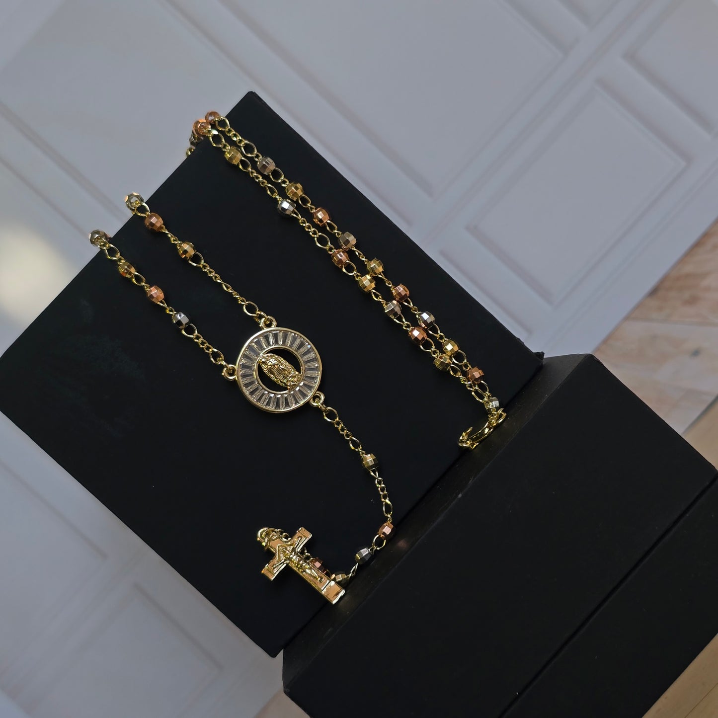 Rosario Virgen Gold