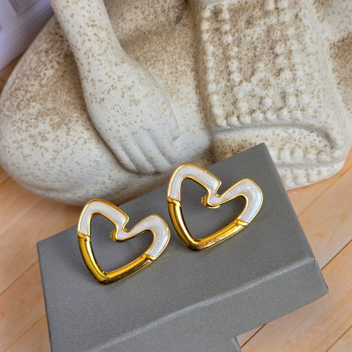 Arete Chucky corazón aperlado