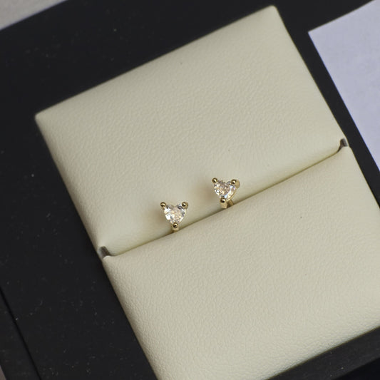 Broquel corazón white 🤍