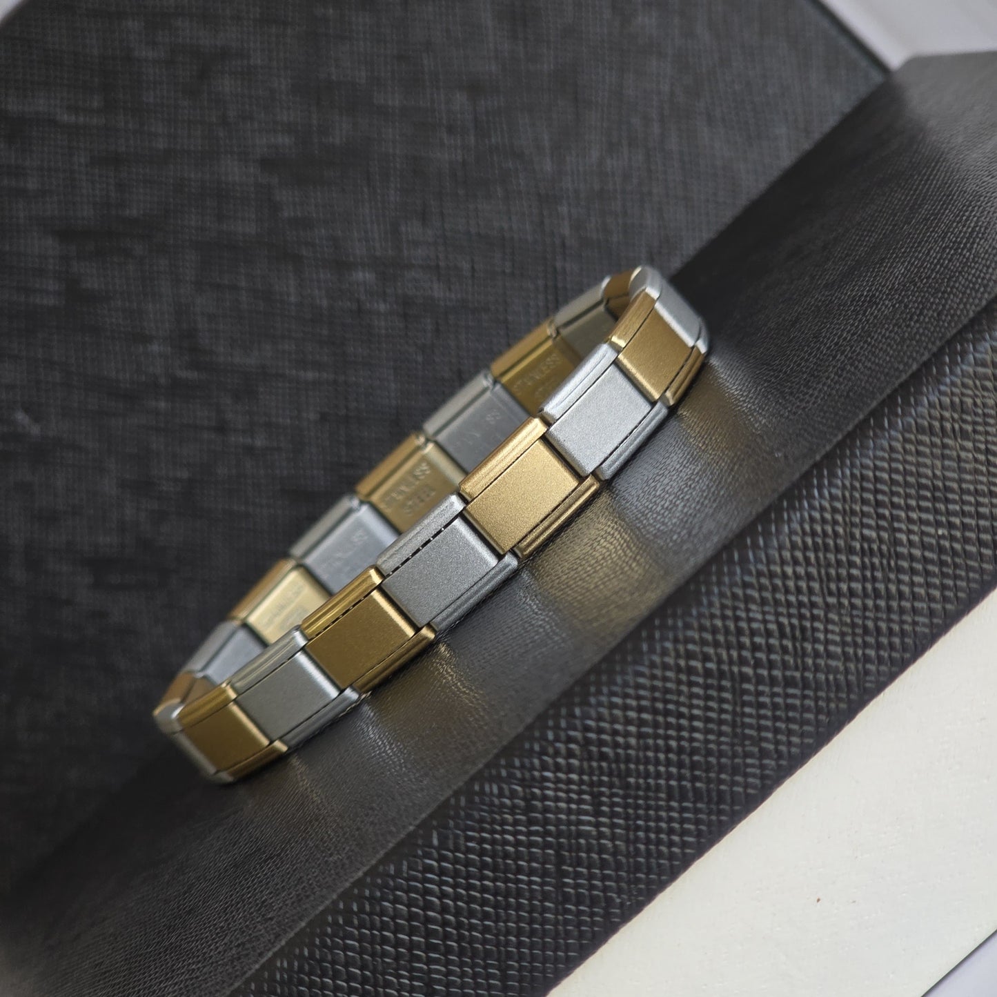 Brazalete italiano dorado 💛🤍✨:)