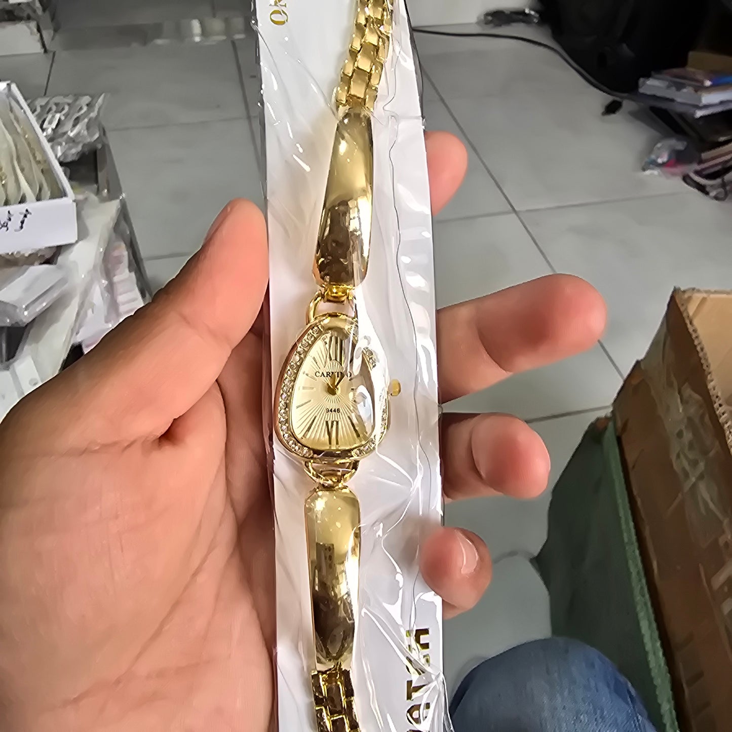 Reloj Aurora amarillo