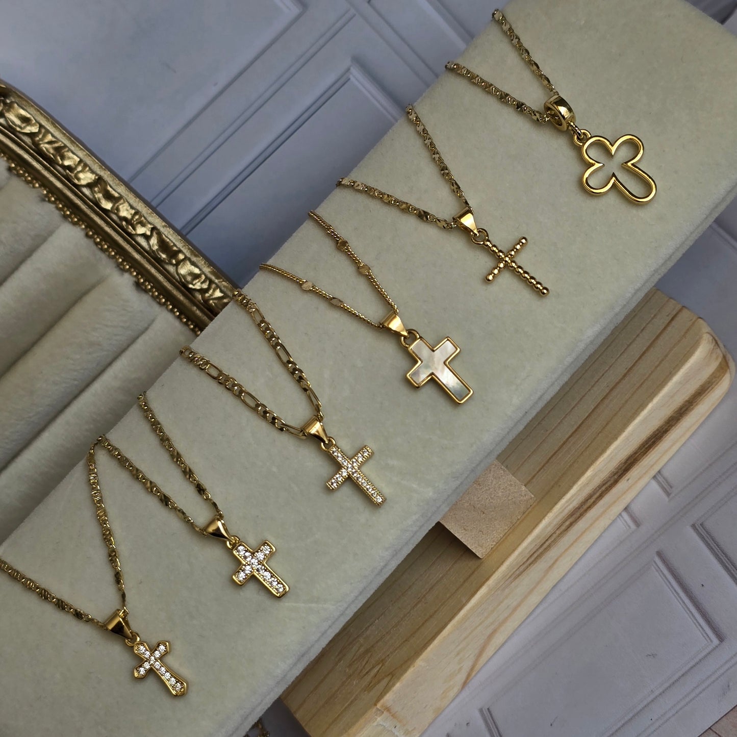 Collar Cruz