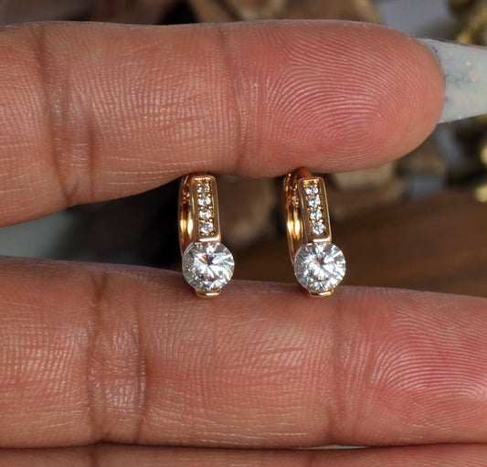 Huggies de Zirconia￼